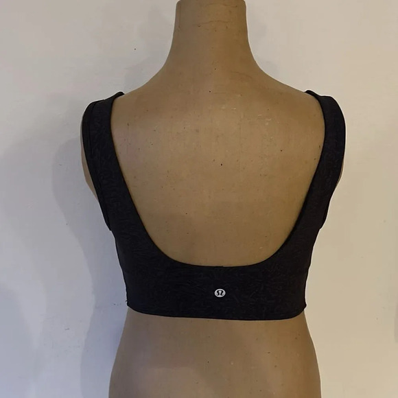 Lululemon sz 4 Everlux Cut-Out Train Bra Support, B/C Cups Crunch Black w/ pads - Picture 5 of 11